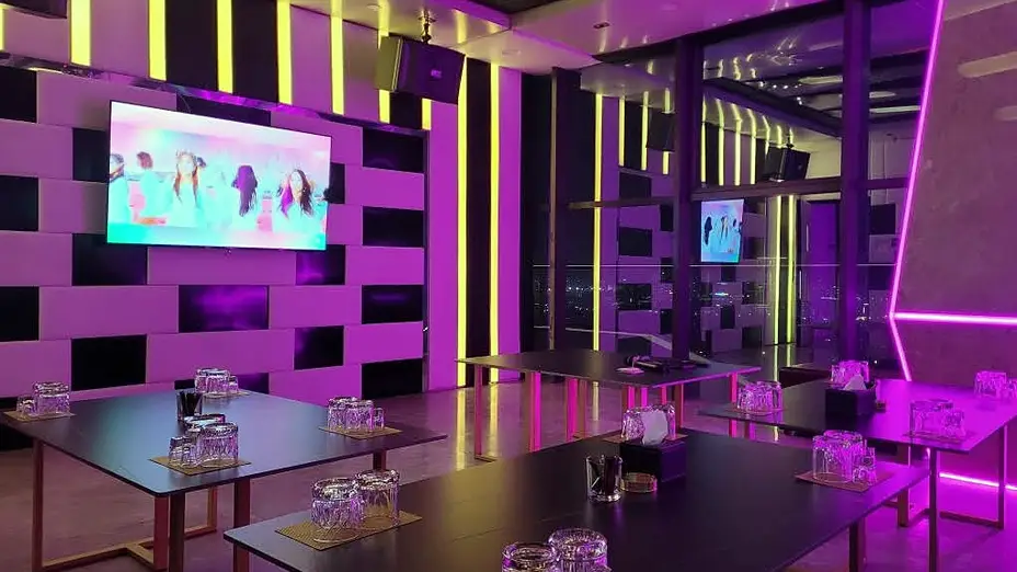 Danang X-Bar Lounge Gallery 1